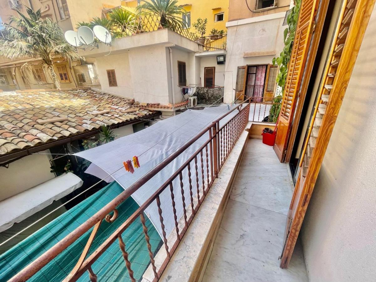 Apartament Dimora Di Maury A Due Passi Dai Trasporti E Da Ballaro Παλέρμο Εξωτερικό φωτογραφία
